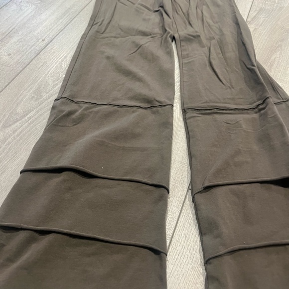 Matilda Jane Olive Wide Leg Tiered Pants - Picture 2 of 4